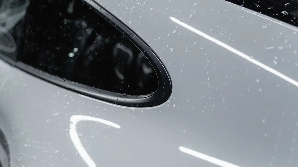 Après un été sans lavage au jet : remettre la carrosserie en état